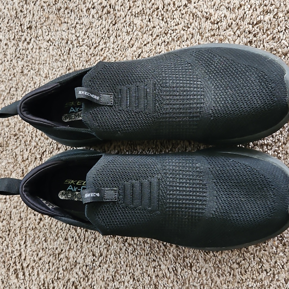 Skechers Men's Black Slip-On Sneakers Stretch Fit - Picture 2 of 7